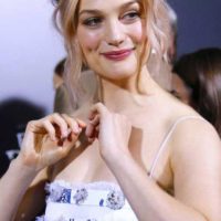 Alison Sudol Height Weight