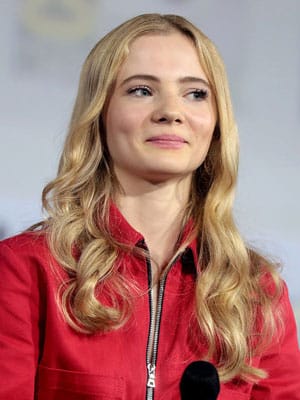 Freya Allan Height Weight
