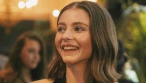 Thomasin McKenzie Height Weight Body Stats Age Family Facts