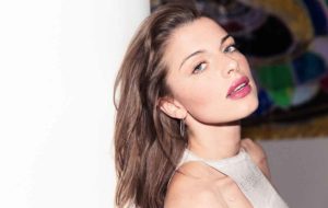 Julia Fox Height Weight Body Stats Age Family Facts