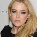 Riley-Keough-height