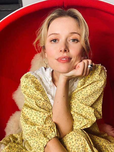 Amelia-Eve-Height-Weight
