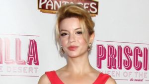 Masiela Lusha Height Weight Body Stats Age Family Facts