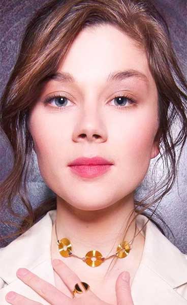 Claudia-Jessie-Height-Weight