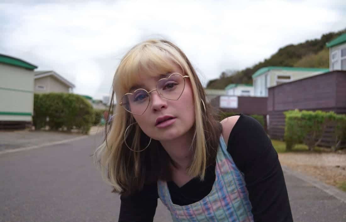 Lola Petticrew Height Weight Body Stats Age Family Facts