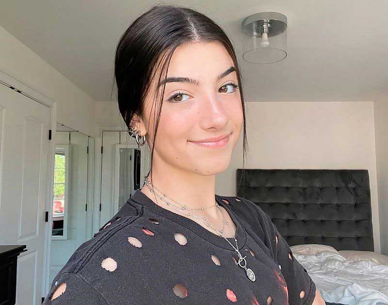 Charli-D-Amelio-Dating