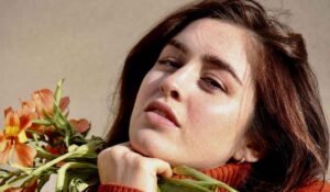 Danielle Galligan Height Weight Body Stats Age Family Facts