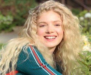 Elena Kampouris Height Weight Body Stats Age Family Facts