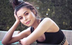 Miranda Cosgrove Height Weight Body Stats Age Family Facts