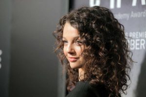 Stefania LaVie Owen Height Weight Body Stats Age Family Facts