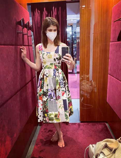 Alexandra-Daddario-Height-Weight