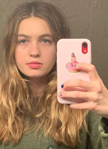 Olivia Scott Welch Height Weight Body Stats Age Family Facts