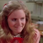 Jennifer-Jason-Leigh-Height