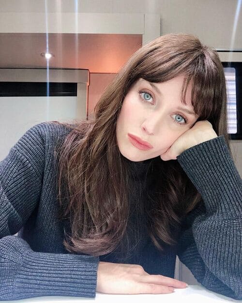 Annabelle-Wallis-Weight