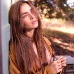 Lily-Collins-Height-Weight