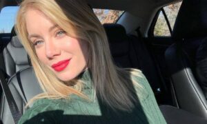 Jennifer Holland Height Weight Body Stats Age Family Facts