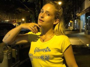 Jemima Kirke Height Weight Body Stats Age Family Facts
