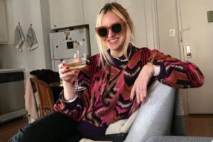 Abby Elliott Height Weight Body Stats Biography Facts