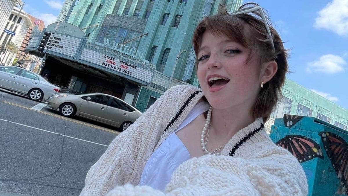 Farrah Mackenzie Height Weight Body Stats Biography Facts