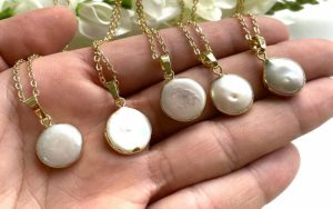How to Choose High-Quality Pearls: A Guide