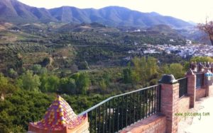 Navigating Spanish Culture Shock: What to Expect When Moving from the UK