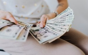 Quick Loans vs. Traditional Loans: Which Is Right for You?