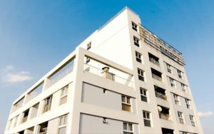 Pros and Cons of Moving from a House to an Apartment