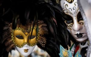 What Are the Best Masquerade Masks for Couples?