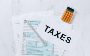 Navigating Tax Implications of Investment Income: A Guide to Maximizing Returns