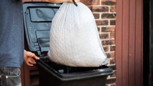 Drawstring Vs. Handle Trash Bags