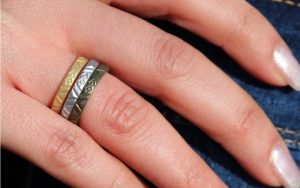 Gold Rings vs. Silicone Rings: Choosing the Right Fit for Your Lifestyle