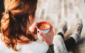 Mood-Enhancing Scents: The Subtle Power of Holiday Aromas