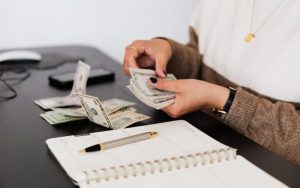 Mastering Money Management: Exclusive Tips from Lamina
