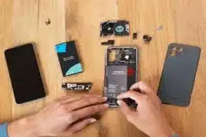 Fix or Fling? The Chaotic Reality of Phone Repair