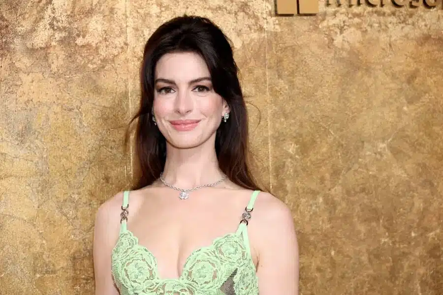 Anne Hathaway Measurements