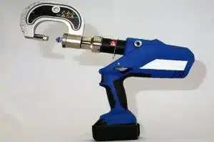A Beginner’s Guide to Using An SPR Rivet Gun In Automotive Assembly