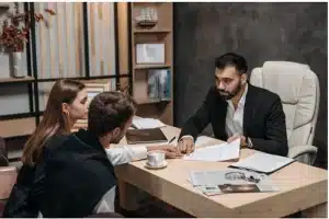 How Overland Park Personal Injury Attorneys Negotiate Fair Settlements