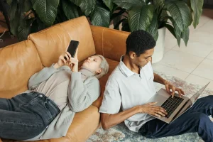 Mobile Apps vs Browser Gaming: Which Delivers a Better Experience?