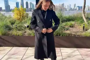 The coat will be well appreciated by women if it is very light and blends with the latest fashion.