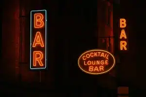 History of Bar Neon Signs from Vintage Classics to Modern Trends