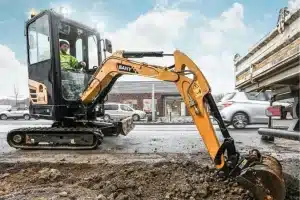 Excavator Rental vs Purchase: Key Considerations for Contractors