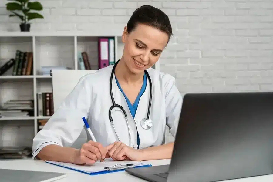 Online doctors vs Traditional doctors