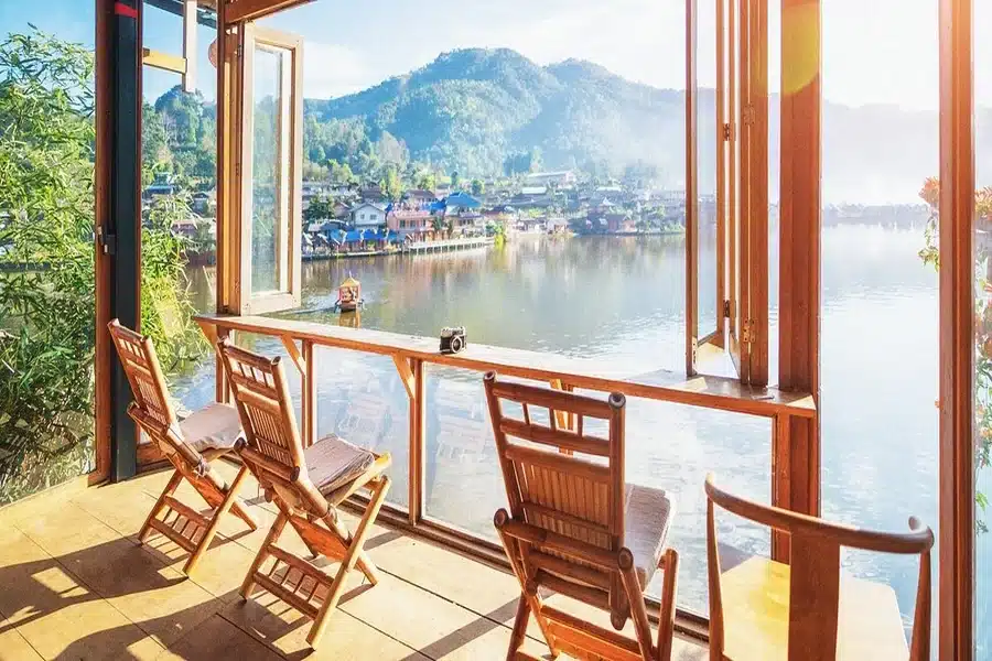 Lakeside Resorts